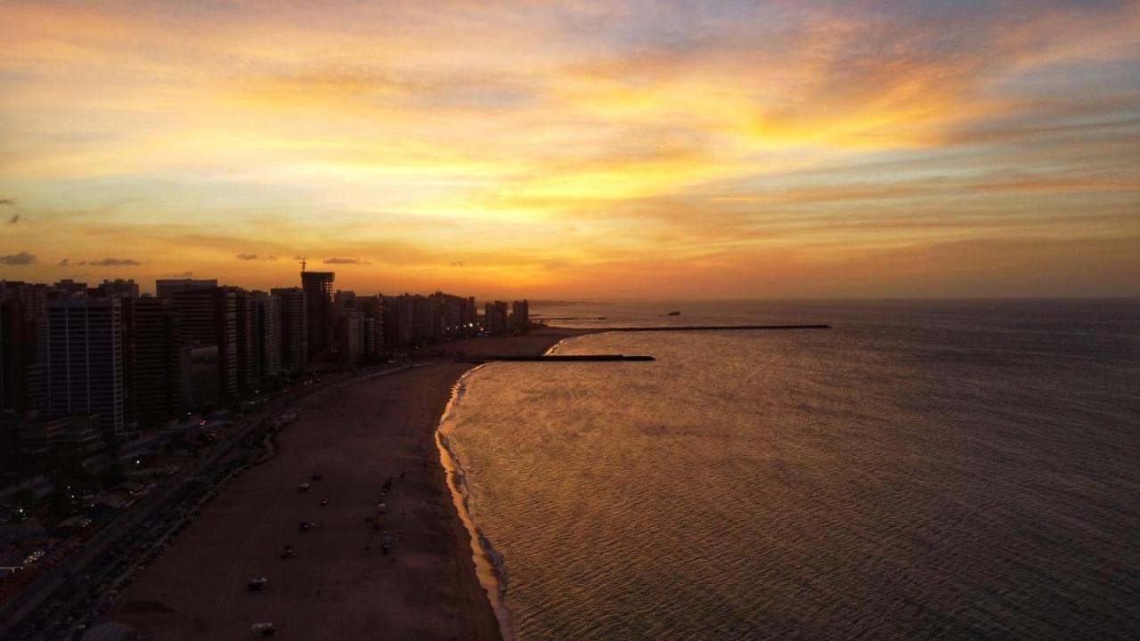 Beira Mar Meireles A Um Passo Do Mar フォルタレザ エクステリア 写真